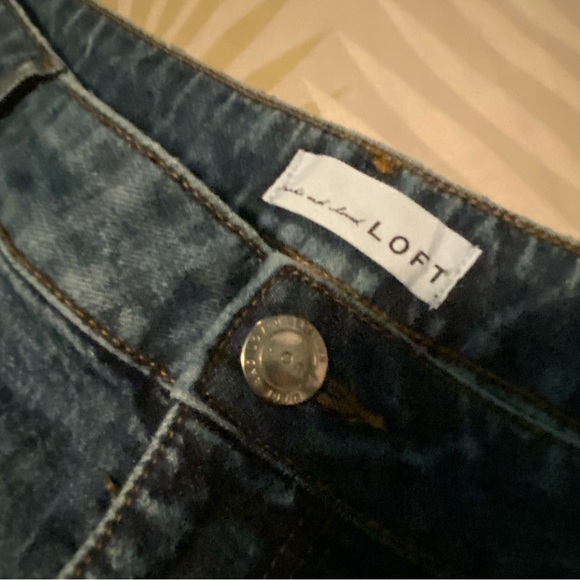 LOFT - Distressed Stretched Denim Jeans With Cut Outs Sz 16 - Picture 3 of 5